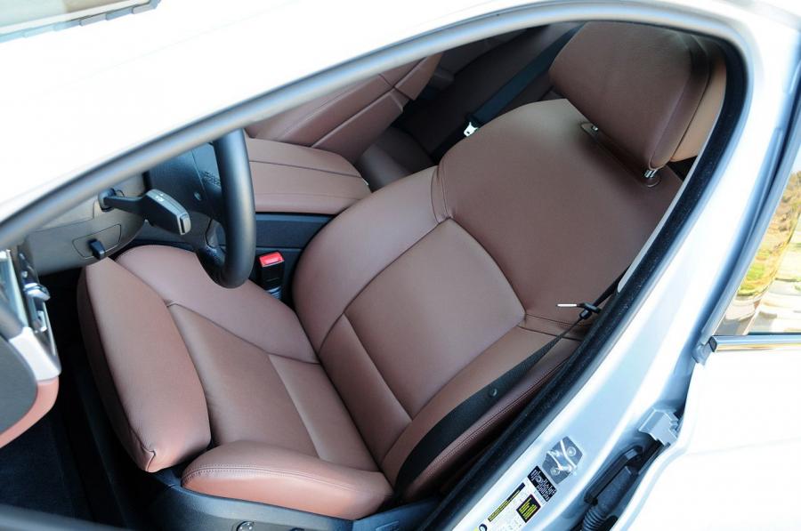  BMW 550i 2011 года  (фото 25 из 51)